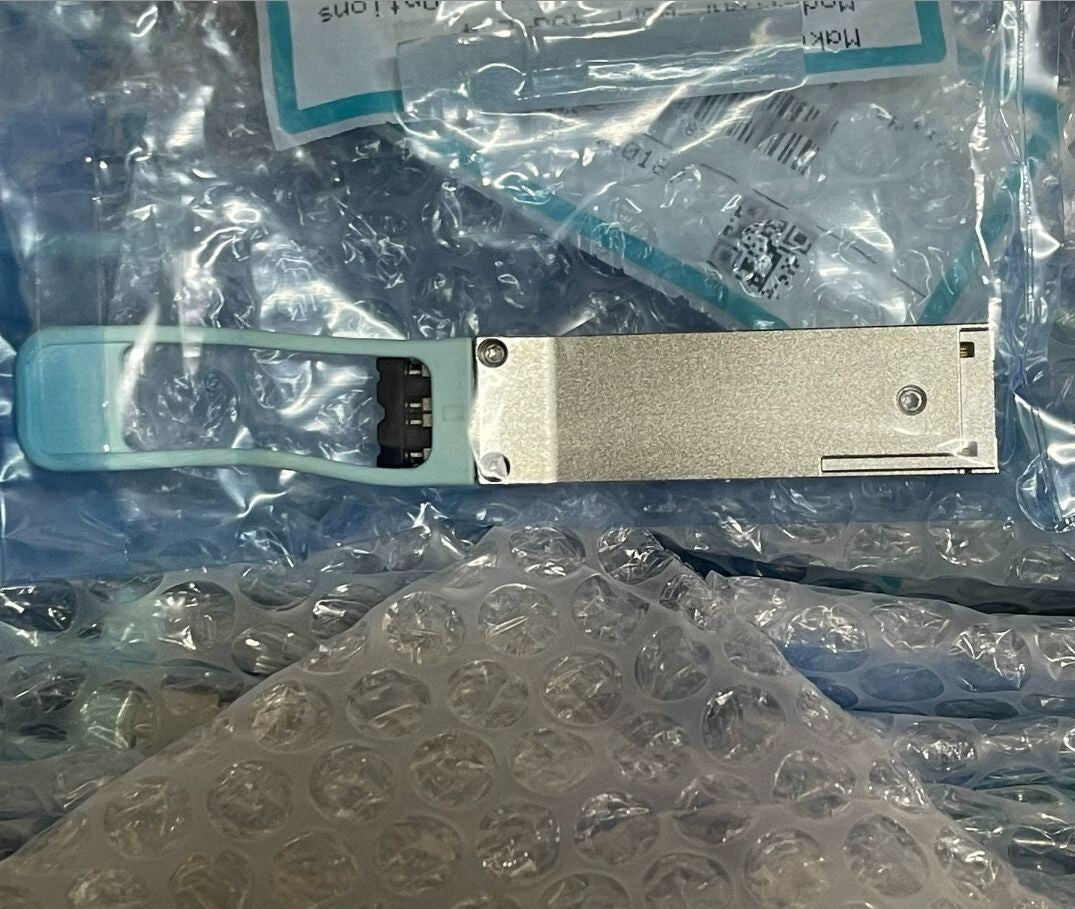 1pcs Juniper 740-056705 40GE-LX4 OM3 100m SMF QSFP+ Dual LC/PC Transceiver