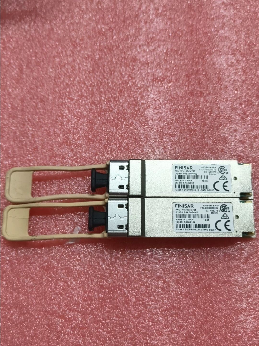 2pcs Finisar FTL410QD2C-IG IBM 78P4902 40Gbase-SR4 850nm 300M QFSP28 Transceiver