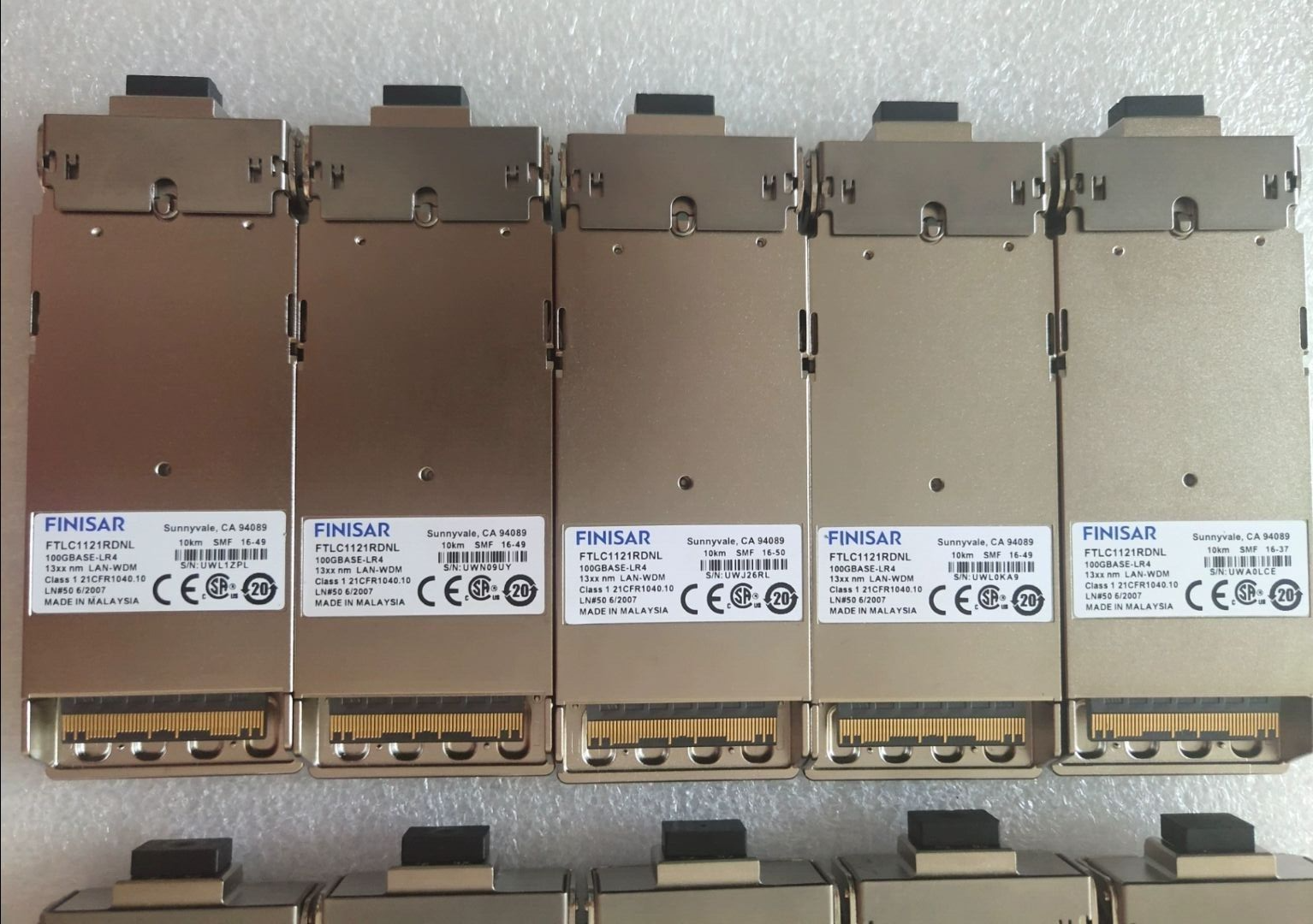 1 unidad transceptor Finisar FTLC1121RDNL CFP2 100GBASE-LR4 100G-4*25 10km 13xx SMF