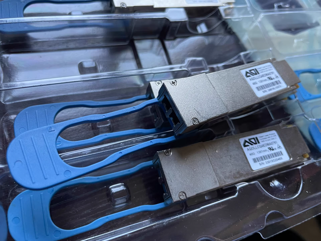 2pcs AOI QSFP+ Optical Transceiver 40G LR4 10km CWDM PIN C-Temp AQOLLCQ4EDMA0791