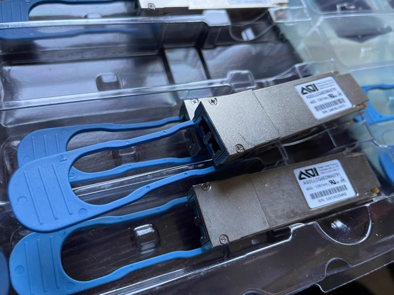 2pcs AOI QSFP+ Optical Transceiver 40G LR4 10km CWDM PIN C-Temp AQOLLCQ4EDMA0791