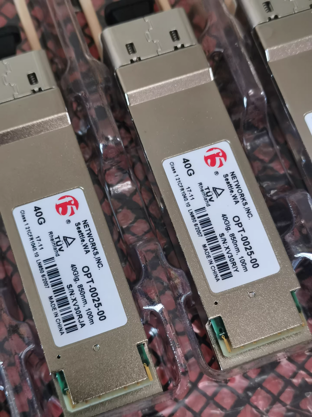 F5 Networks OPT-0025-00 F5-UPG-QSFP+SR4 40Gb-SR4 850nm 150m MTP/MPO Module 1PCS