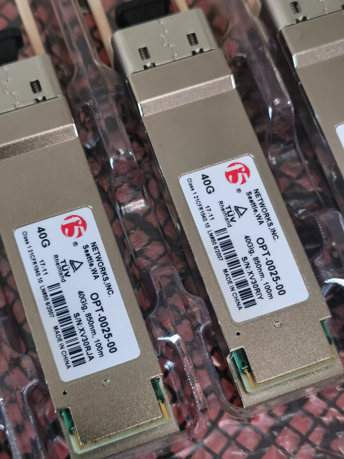 F5 Networks OPT-0025-00 F5-UPG-QSFP+SR4 40Gb-SR4 850nm 150m MTP/MPO Module 1PCS