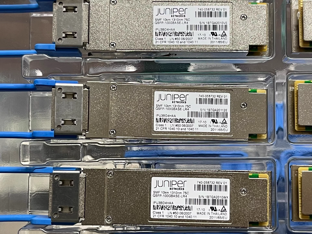 1pcs Juniper QSFP-100GBASE-LR4 740-058732 SMF 10km 1310nm 75c Transceiver Module