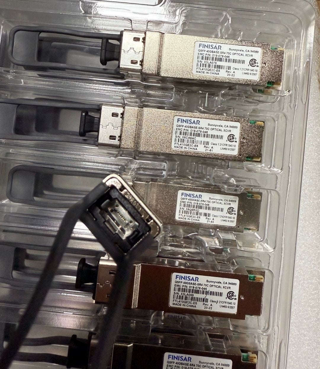 Lot of 5 Finisar FTL410QE2C-E5 019-078-046 40GBASE-SR4 QSFP Transceiver For EMC