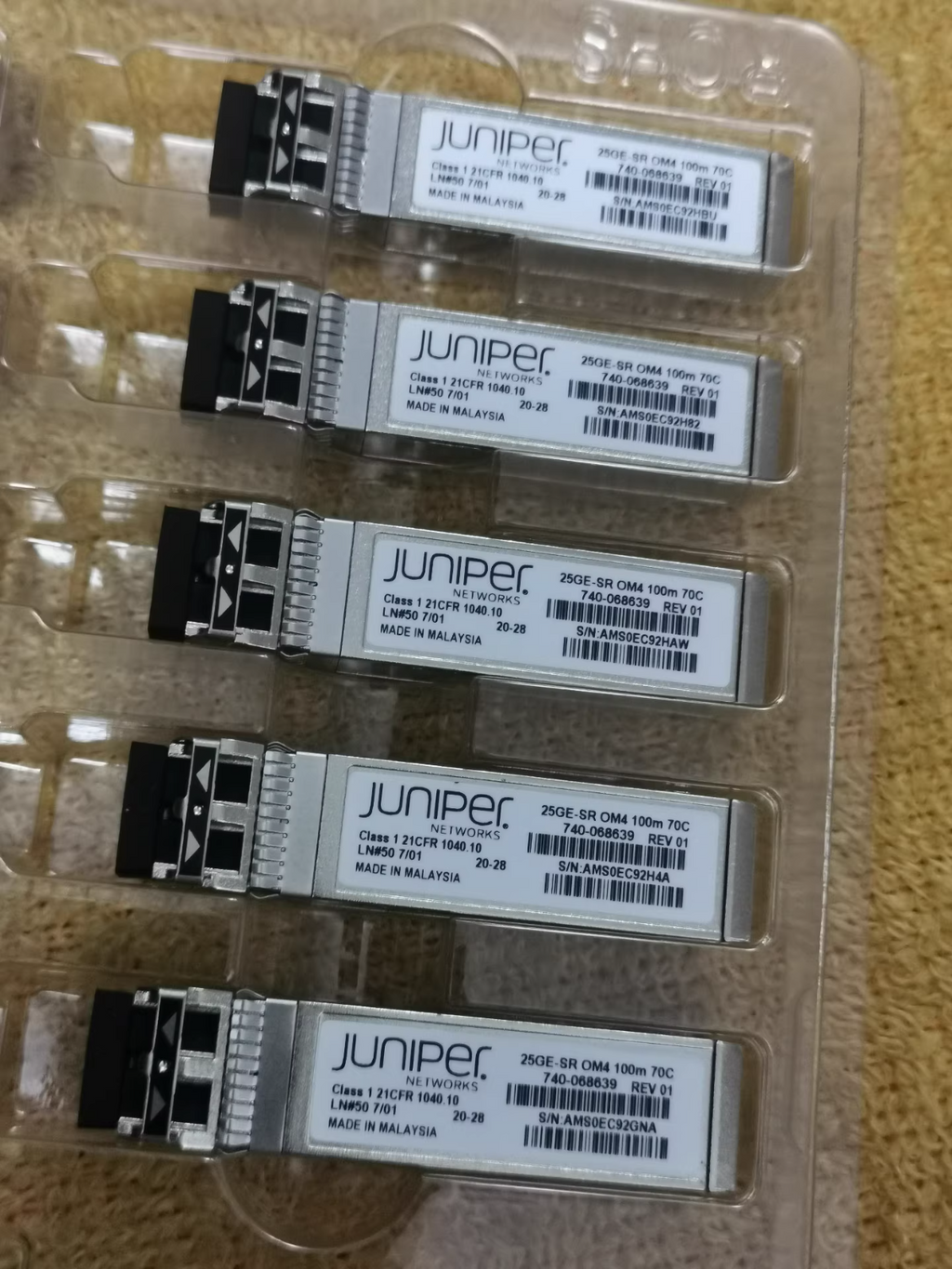 1PCS Juniper JNP-SFP-25G-SR 25GBASE-SR SFP28-SR 740-068639 100m on MMF LC Duplex