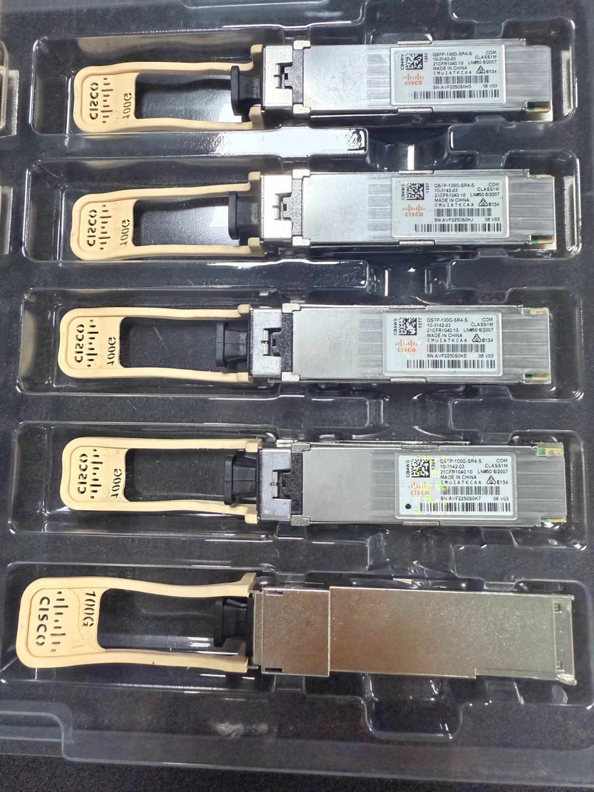 Genuine Cisco QSFP-100G-SR4-S 10-3142-02/03 100G QSFP SR4 Transceiver 1PCS