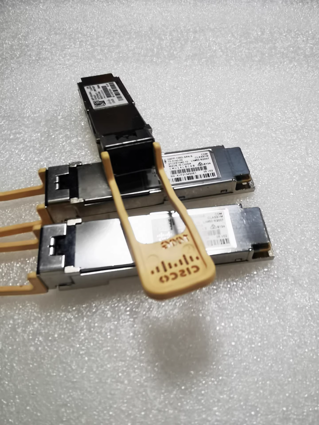 Lot of 2 Cisco QSFP-100G-SR4-S 10-3142-02/03 100G QSFP SR4 Transceiver Genuine