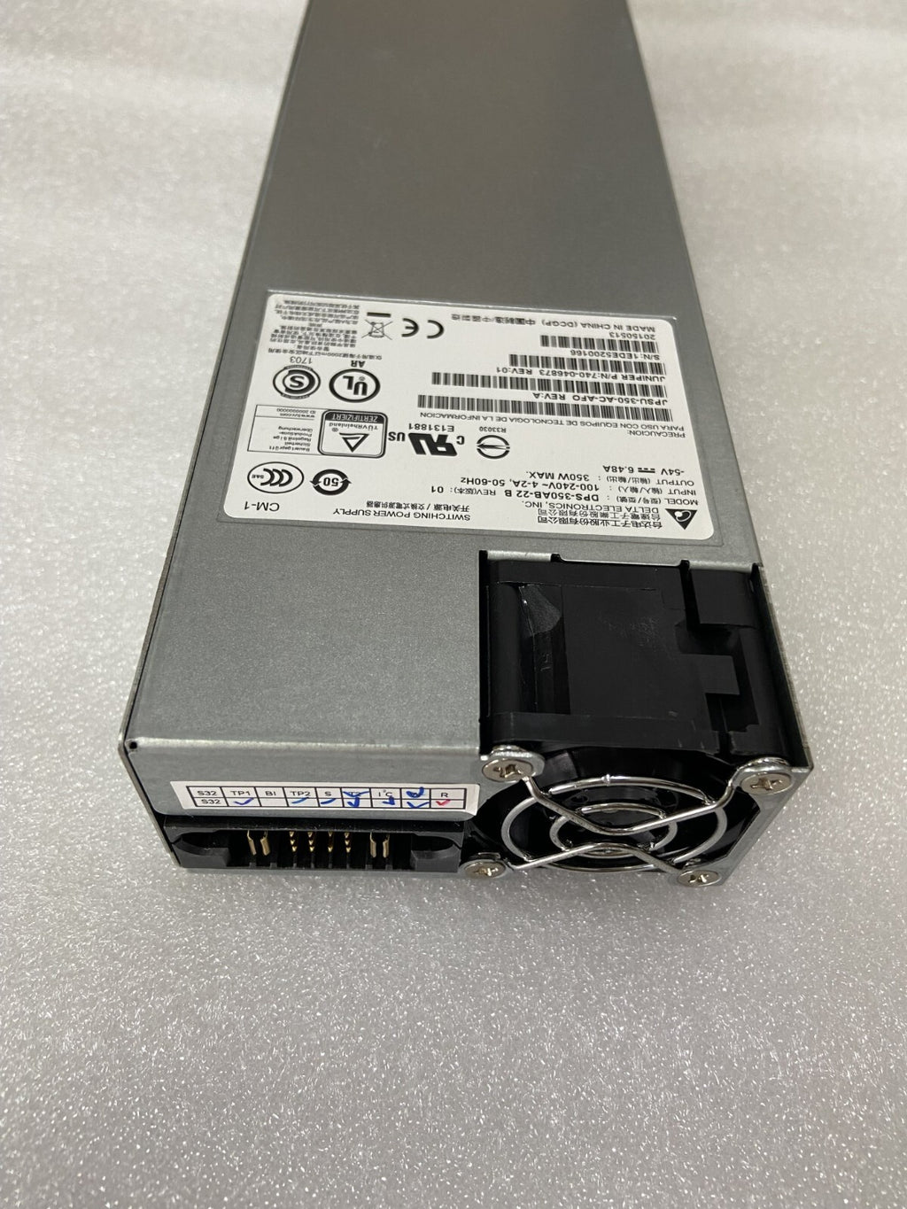 Fuente de alimentación Juniper JPSU-350-AC-AFO DPS-350AB-22 B para EX4300-48P buen trabajo