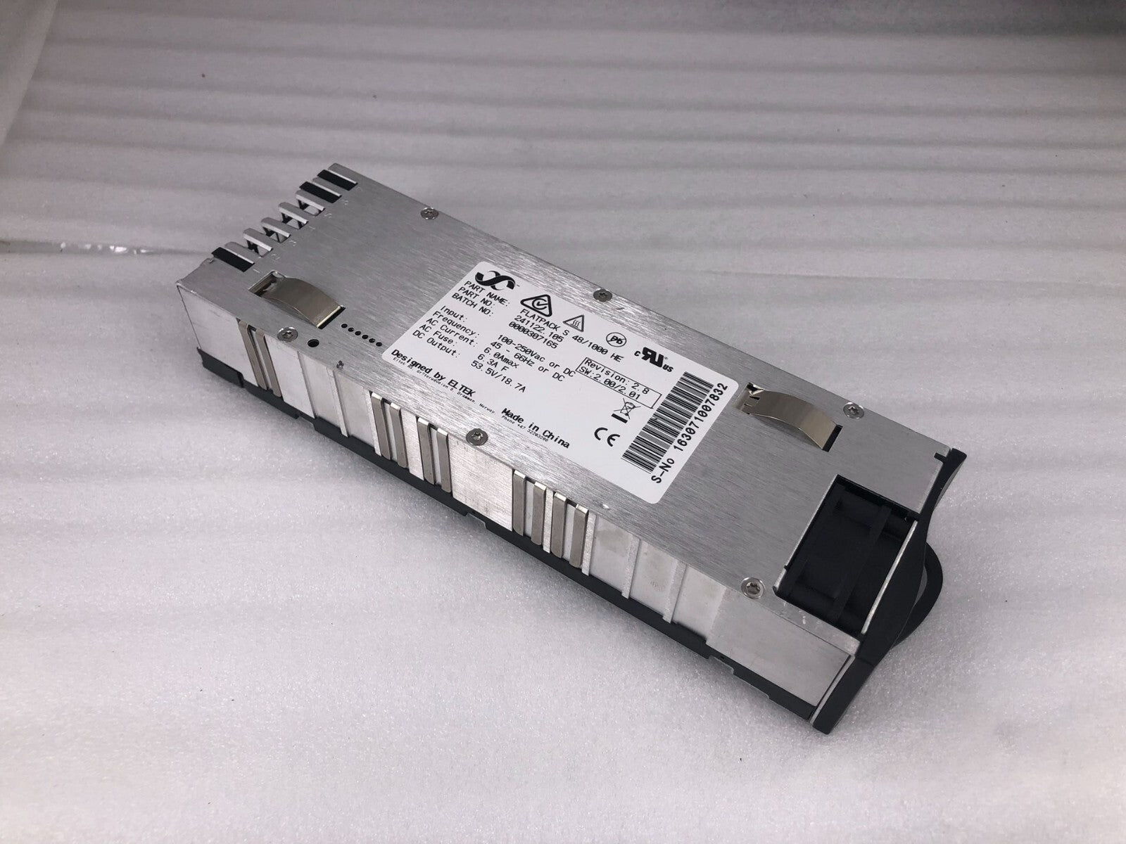 1pcs módulo rectificador de potencia de comunicación Eltek Flatpack S 48/1000HE 241122.105