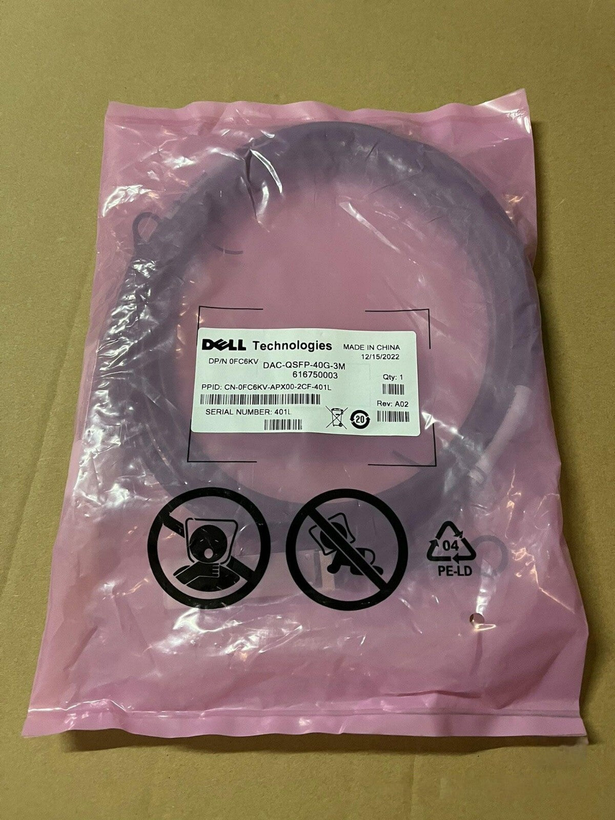 Dell EMC DAC-QSFP-40G-3M  CN-0FC6KV-APX00-2CF-401L 3M stack cable