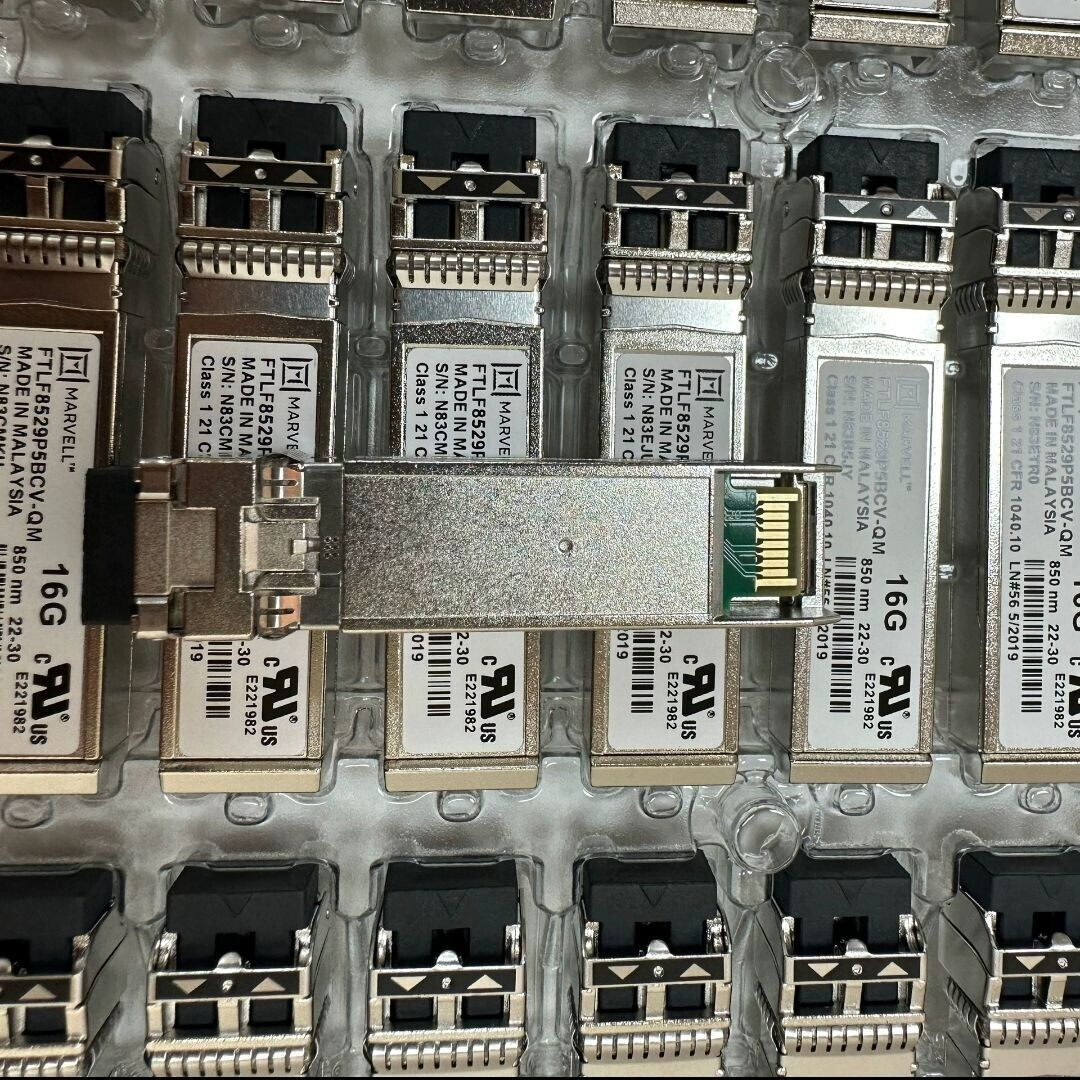 2 Stk. Marvell 16 GB Fibre Channel 850 nm Transceiver FTLF8529P5BCV-QM QLOGIC