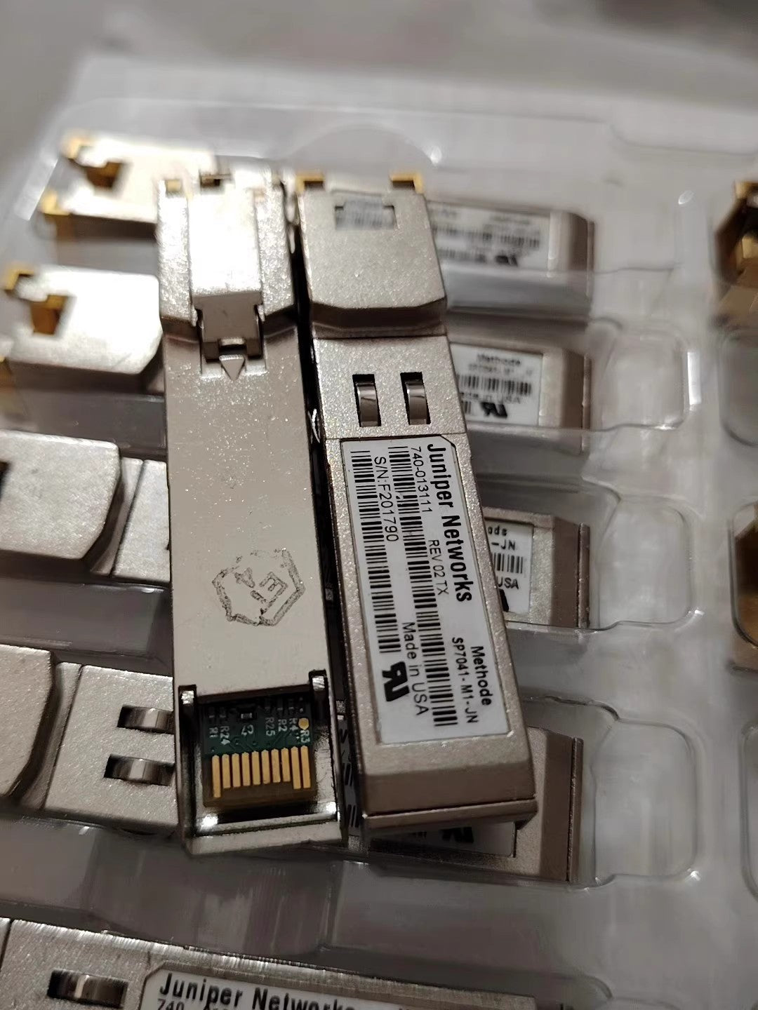 2pcs Juniper QFX-SFP-1GE-T 740-013111 1GE SFP-TX 100 M RJ45 SFP-1GE-T