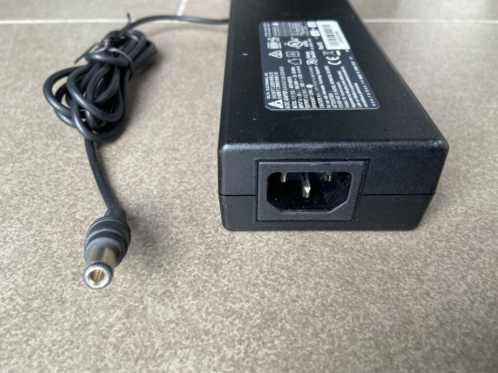 Cisco ADP-90ER B Adaptador de corriente AC 90w Meraki = 640-47010 54V 1.67A Buen estado