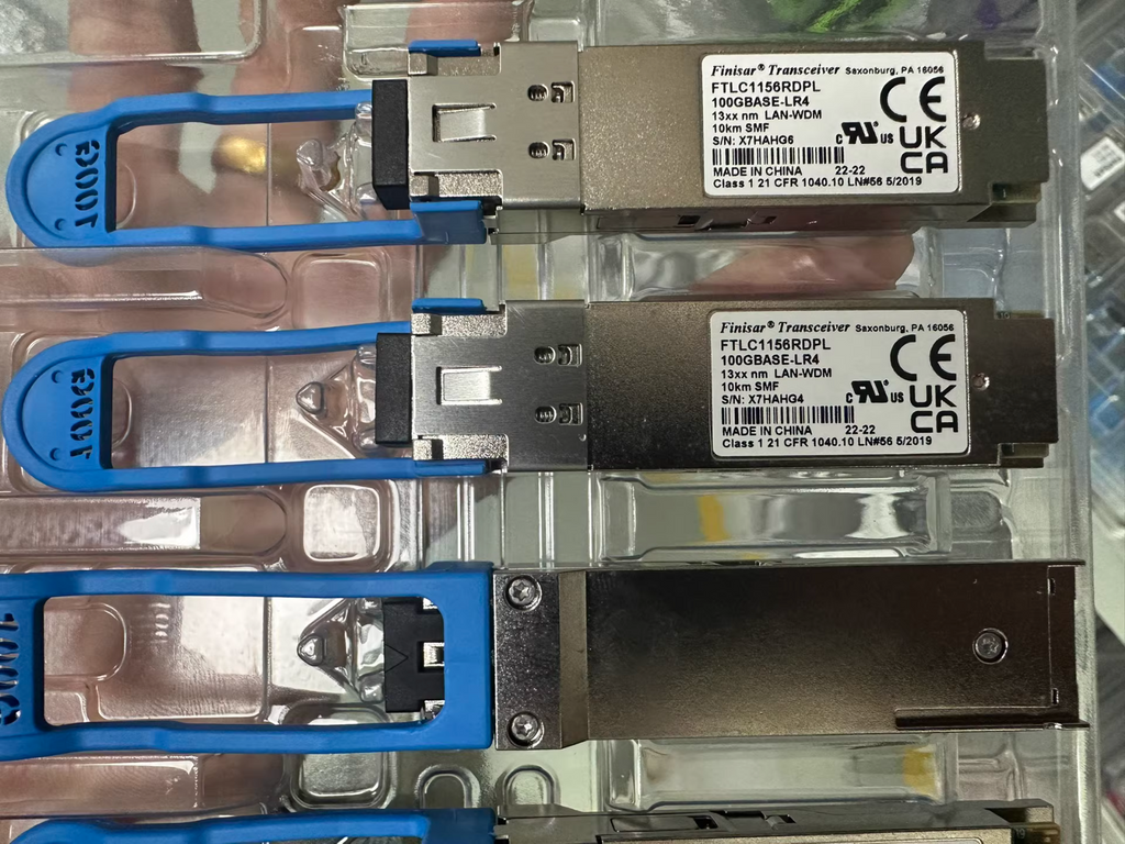 1 transceptor óptico Finisar FTLC1156RDPL 100GBASE-LR4 QSFP28 LR4 de 10 km