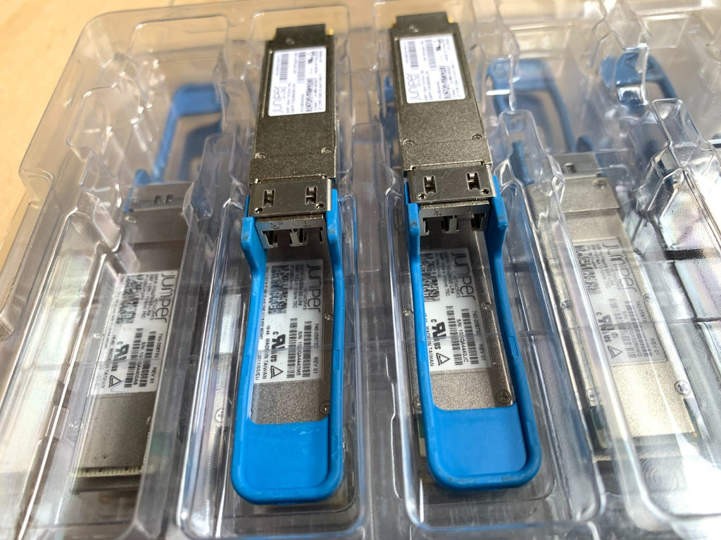1PCS Juniper QSFP-100GBASE-LR4 740-058732 SMF 10km 1310nm 75c Transceiver Module