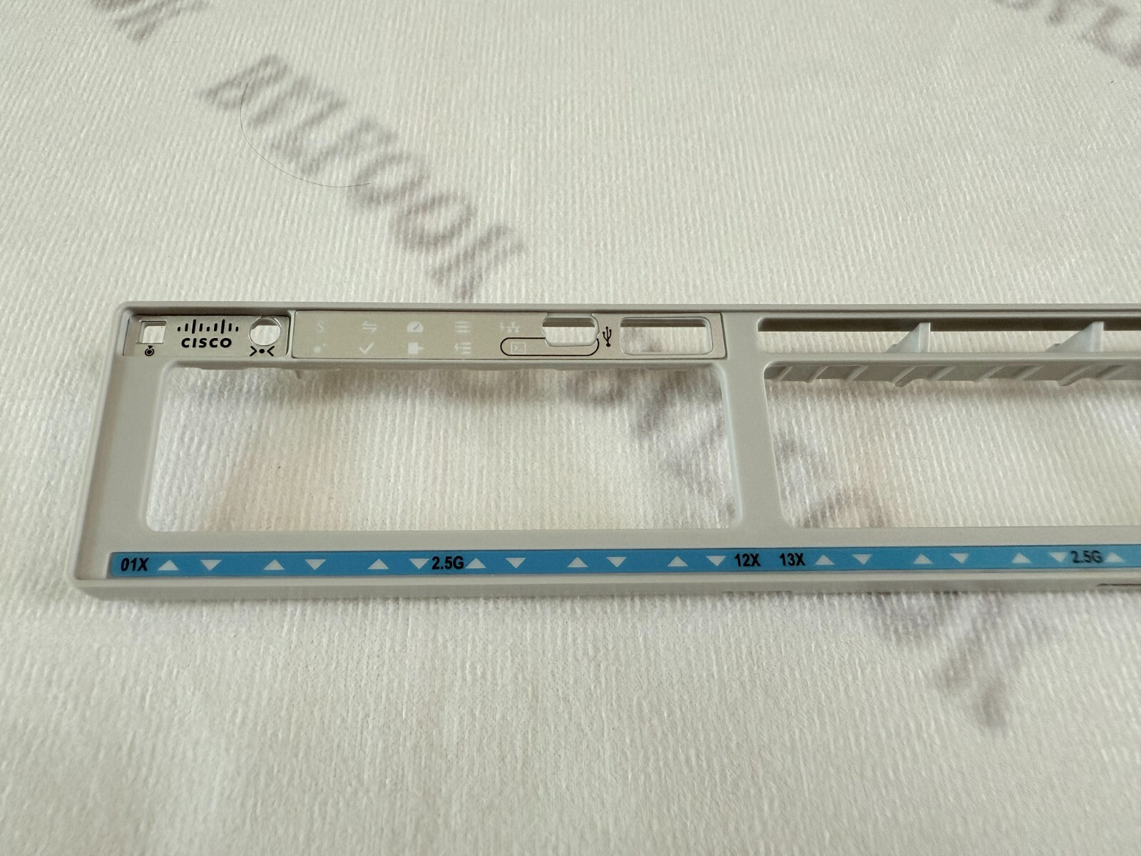 Cisco Catalyst C9300-48UXM-E C9300-48UXM-A Placa frontal de repuesto