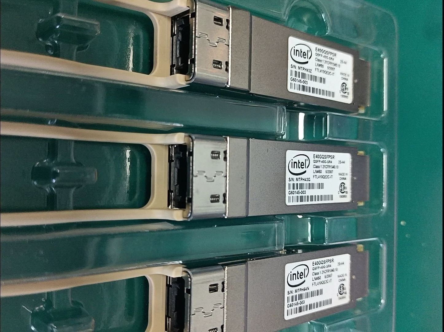 2 St. INTEL E40GQSFPSR FTL410QE2C-IT G60145-003 QSFP-40G-SR4 Transceiver