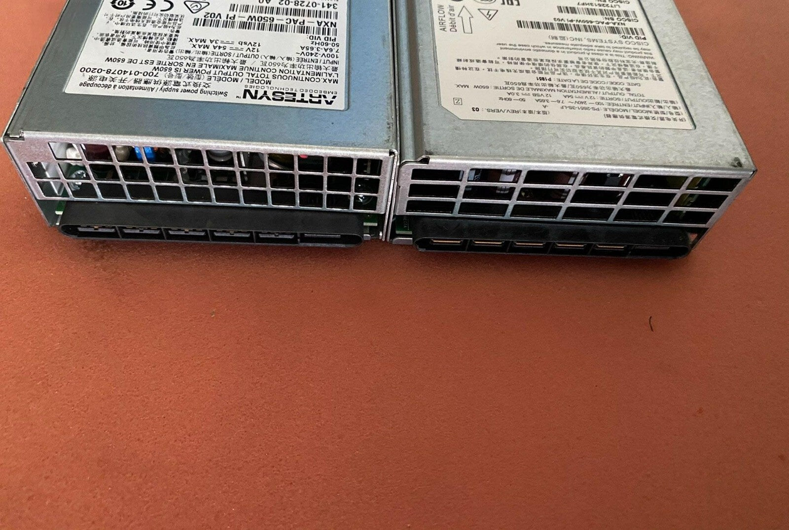 1 unidad Cisco NXA-PAC-650W-PI 650W 341-0728-03 Fuente de alimentación de CA con entrada del lado del puerto