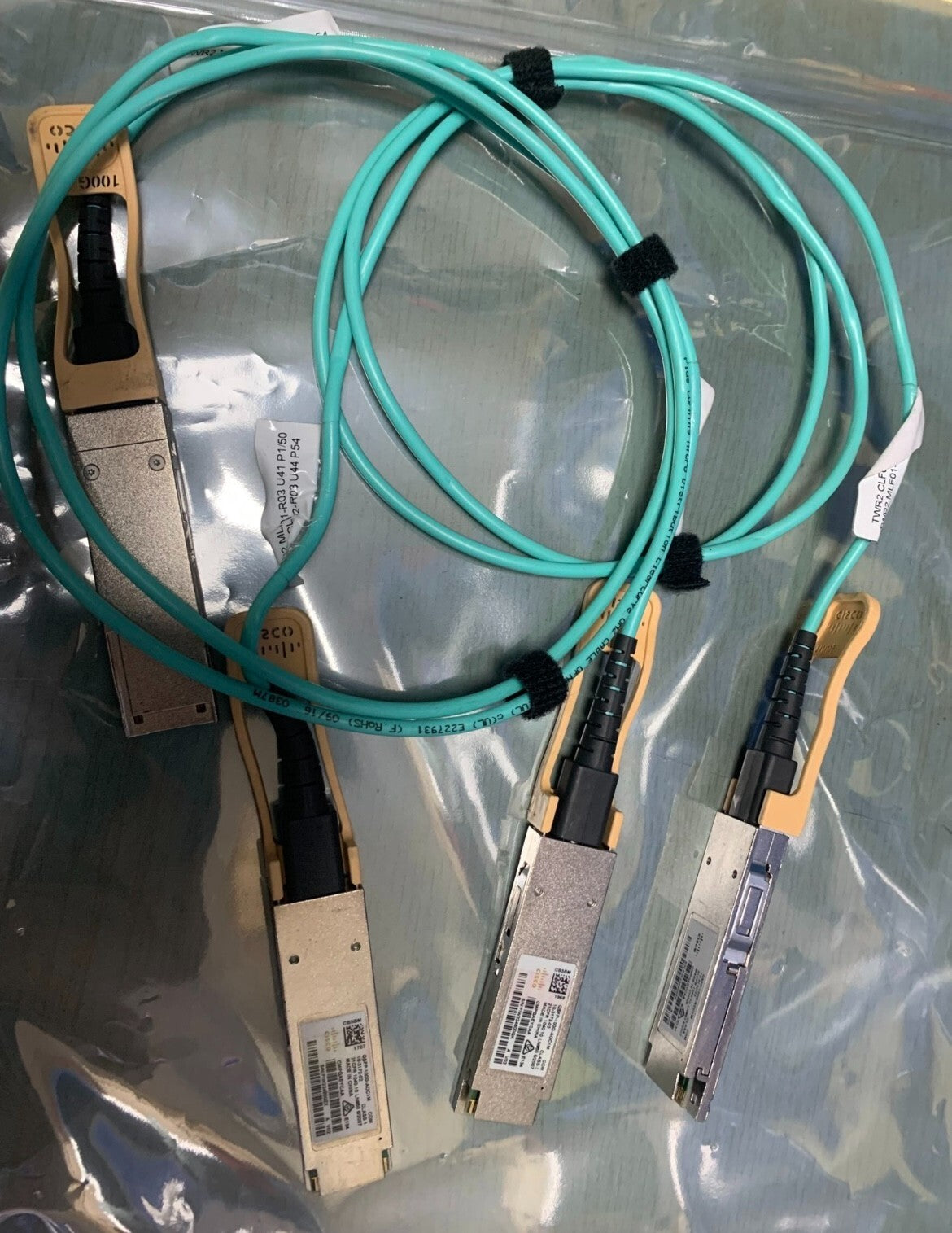 1PC gebraucht Cisco QSFP-100G-AOC1M 100GBASE QSFP Aktives Optisches Kabel VIA Fedex P1
