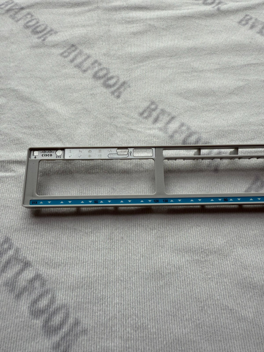 1pcs NEW Cisco C9300-48UN-E  C9300-48UN-A Bezel Faceplate for replacement