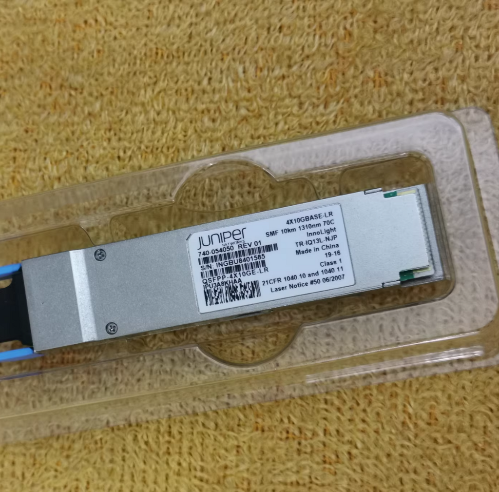1pcs Juniper QSFPP-4X10GE-LR 740-054050 4X10GBASE-LR SMF 10km 1310nm 40G Module