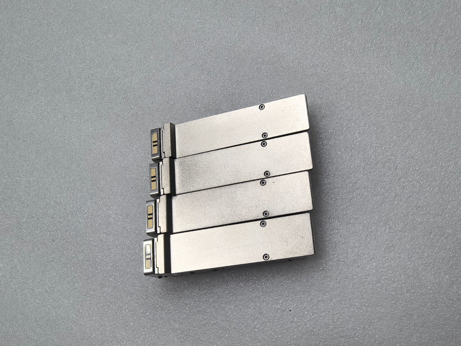1PCS Ericsson RDH901060/1 CFP4 100GBASE-SR4 MMF 100G FTLC9141RENM-EQ IPU3BDWDAA