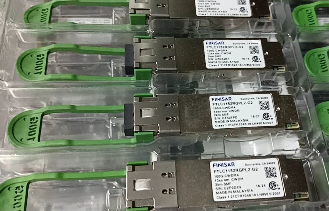 1 unidad Finisar FTLC1152RGPL2-G2 QSFP28-100G-CWDM4 13xxnm 2km SMF Transceptor