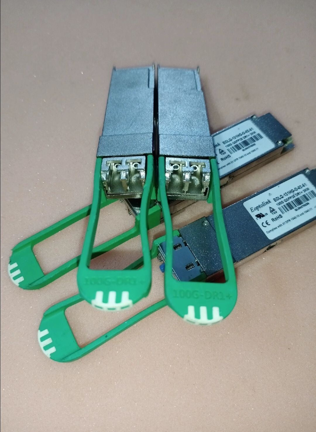 1 St. Eoptolink EOLQ-131HG-O-02-51 QSFP28 100G DR1+ 2KM Transceiver-Modul