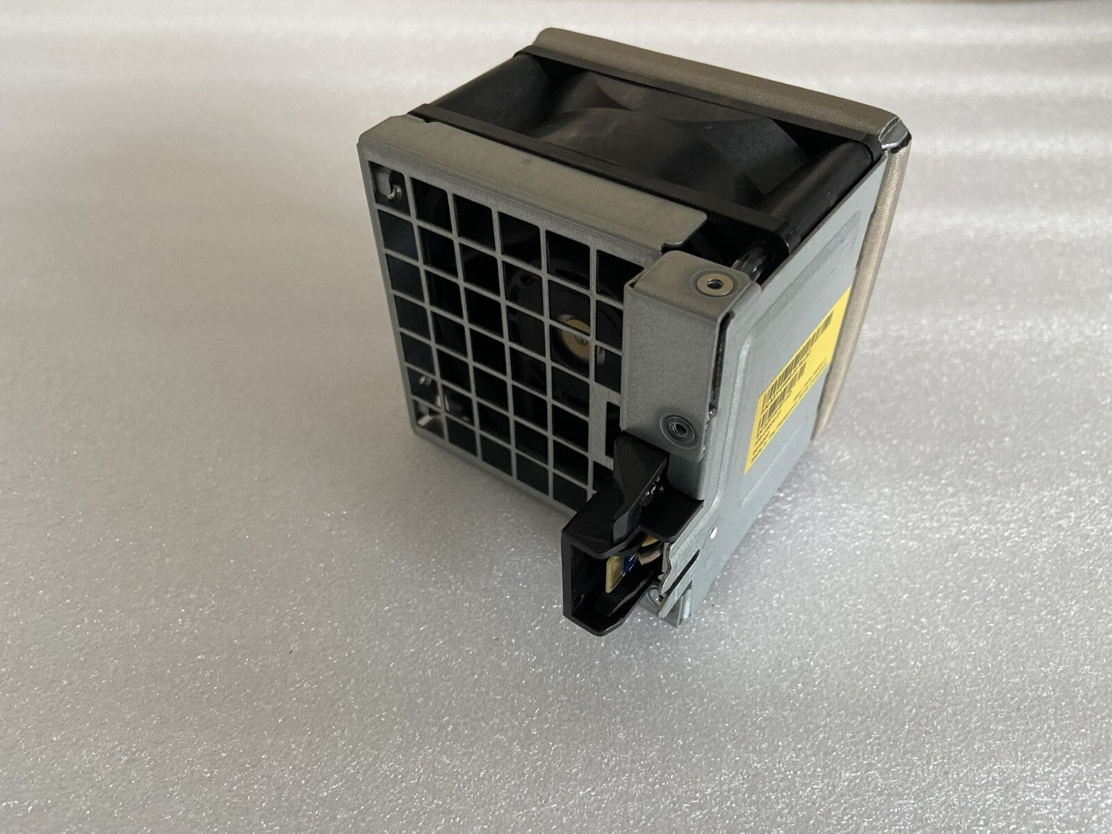 Arista ASY-01695-03 FAN-7002H-F Front To Rear Airflow for 7060CX-64 7300X 7260X3