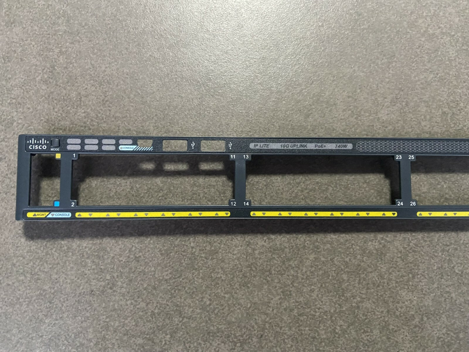 Placa frontal de repuesto Cisco Catalyst WS-C2960XR-48FPD-I 10G 740W