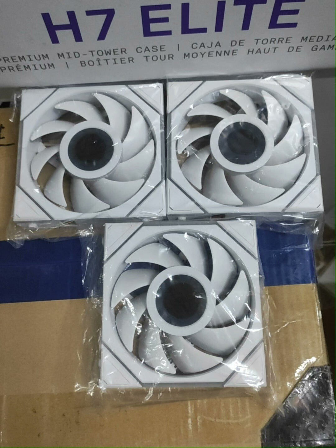 3PACK For LIAN LI UNI FAN TL LCD 120MM RGB  - WHITE FAN W/ one cord