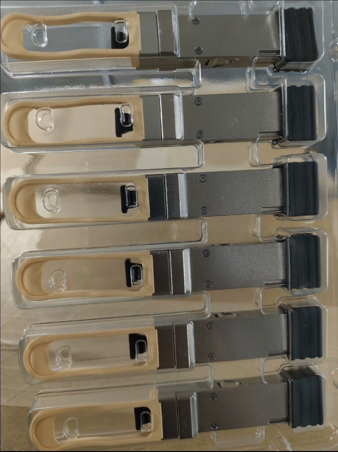 8 St. INTEL E40GQSFPSR FTL410QE4C-IT QSFP-40G-SR4 150m QSFP Optischer Transceiver