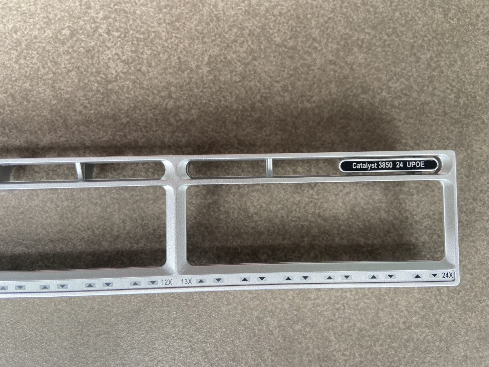 Old style Cisco WS-C3850-24U-L  or - S  24 UPOE faceplate for replacement