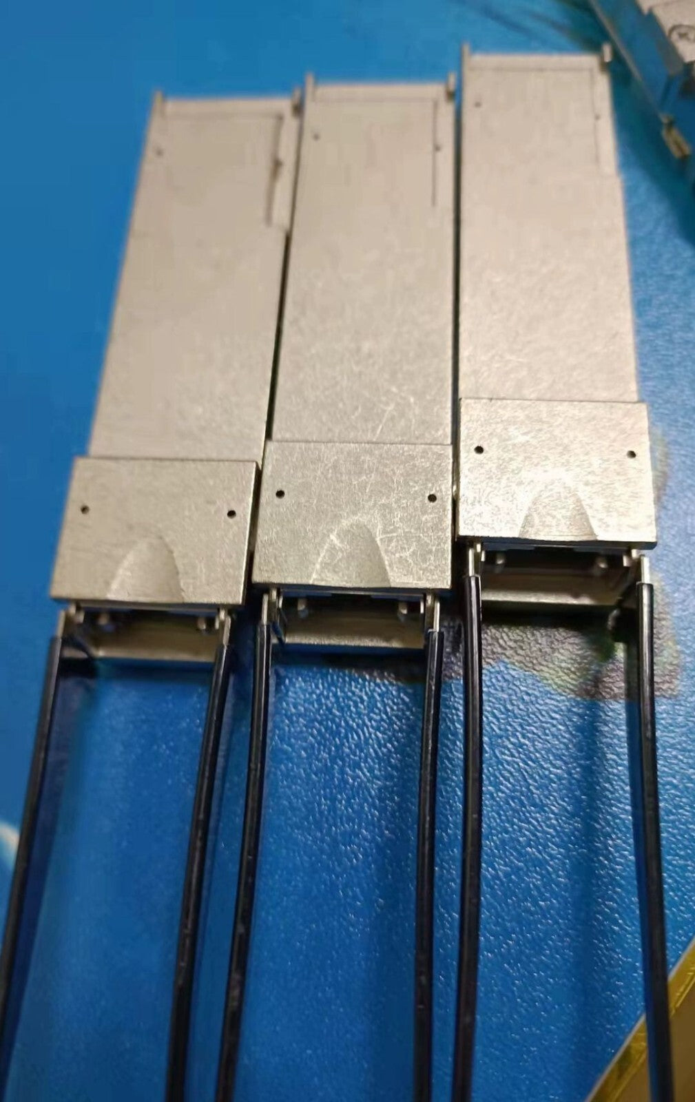 1 unidad de módulo transceptor ARISTA QSFP-40G-XSR4 40GBASE-XSR4 QSFP+ 300m genuino