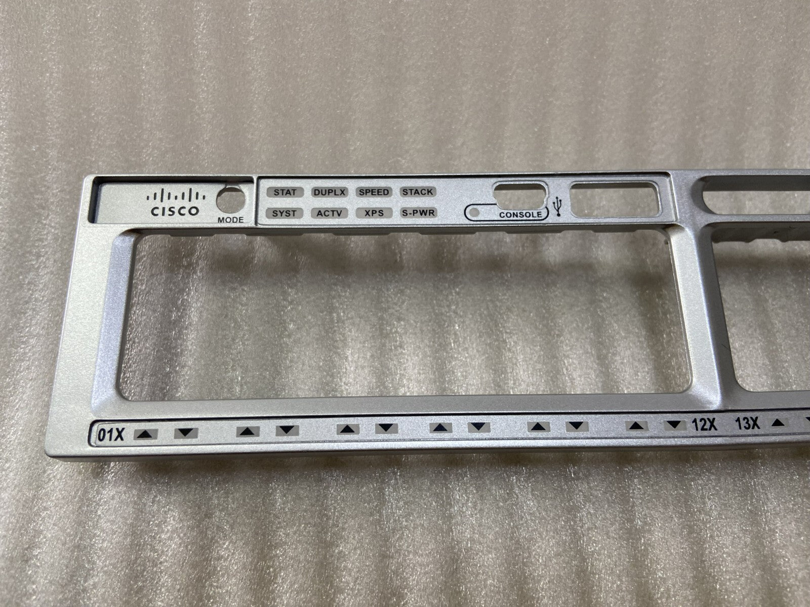 NUEVO Estilo Cisco WS-C3850-48T-S / WS-C3850-48T-L Placa frontal para reemplazo