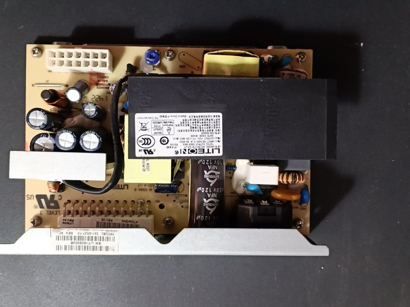 Fuente de alimentación original Cisco 341-0537-02 para el switch WS-C2960X-48TS-L