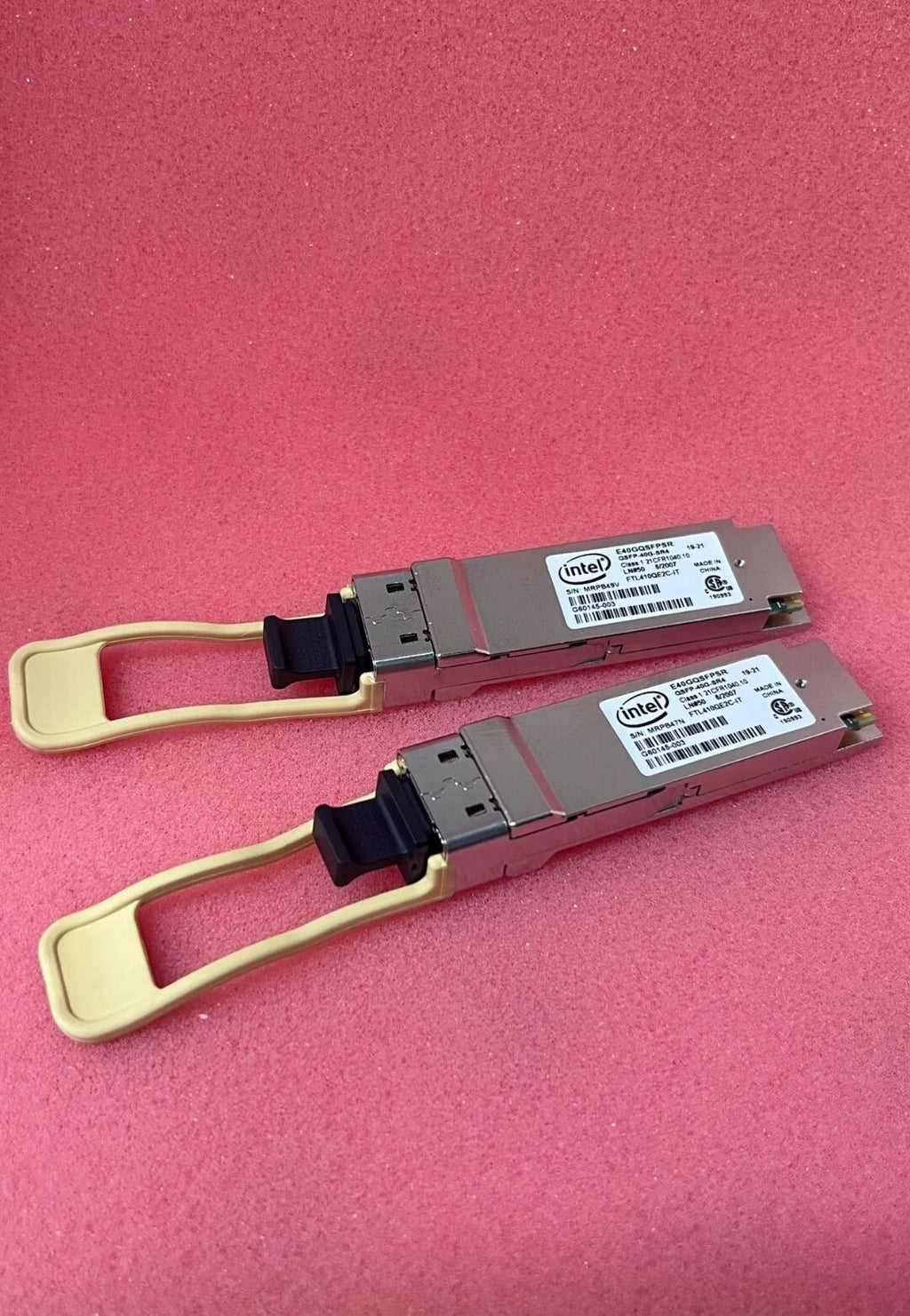 Lot of 2 Intel FTL410QE2C-IT E40GQSFPSR 40GBPS 40GBase-SR4 Transceiver