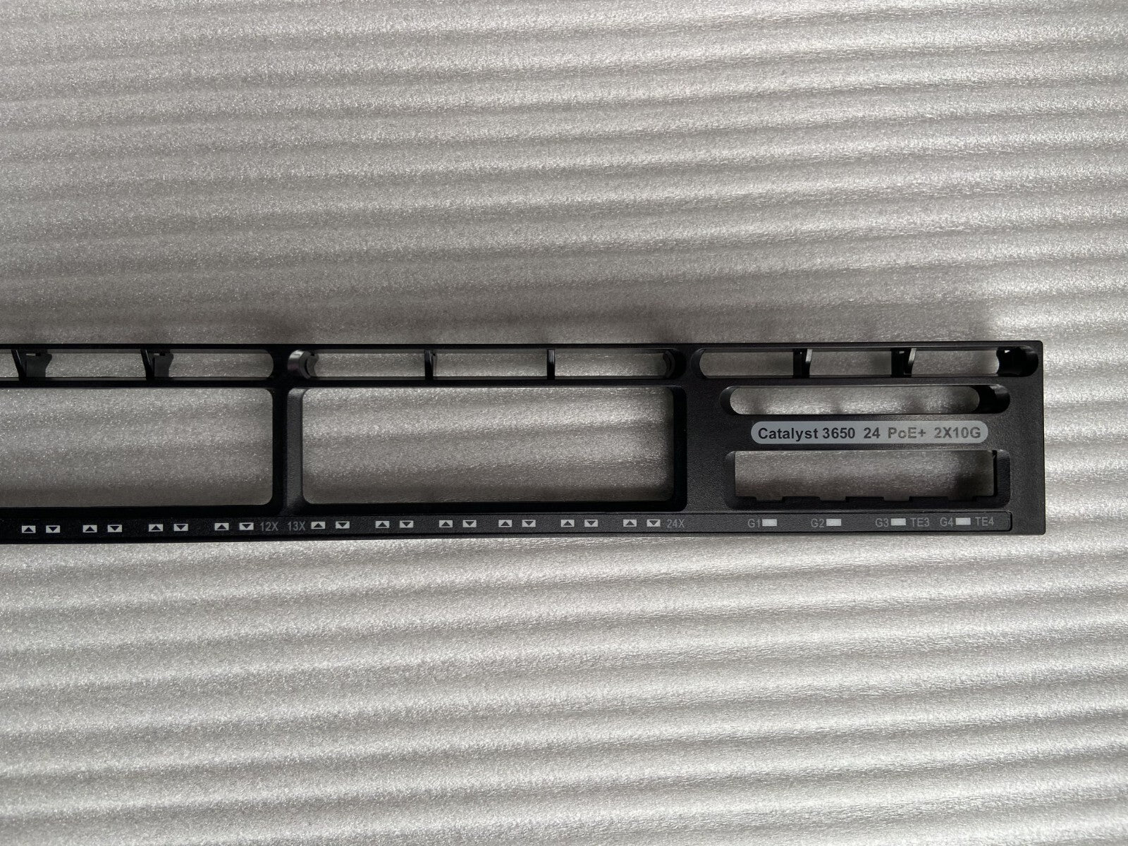 Cisco WS-C3650-24PD-L E 24 POE+ 2X10G Faceplate for replacement