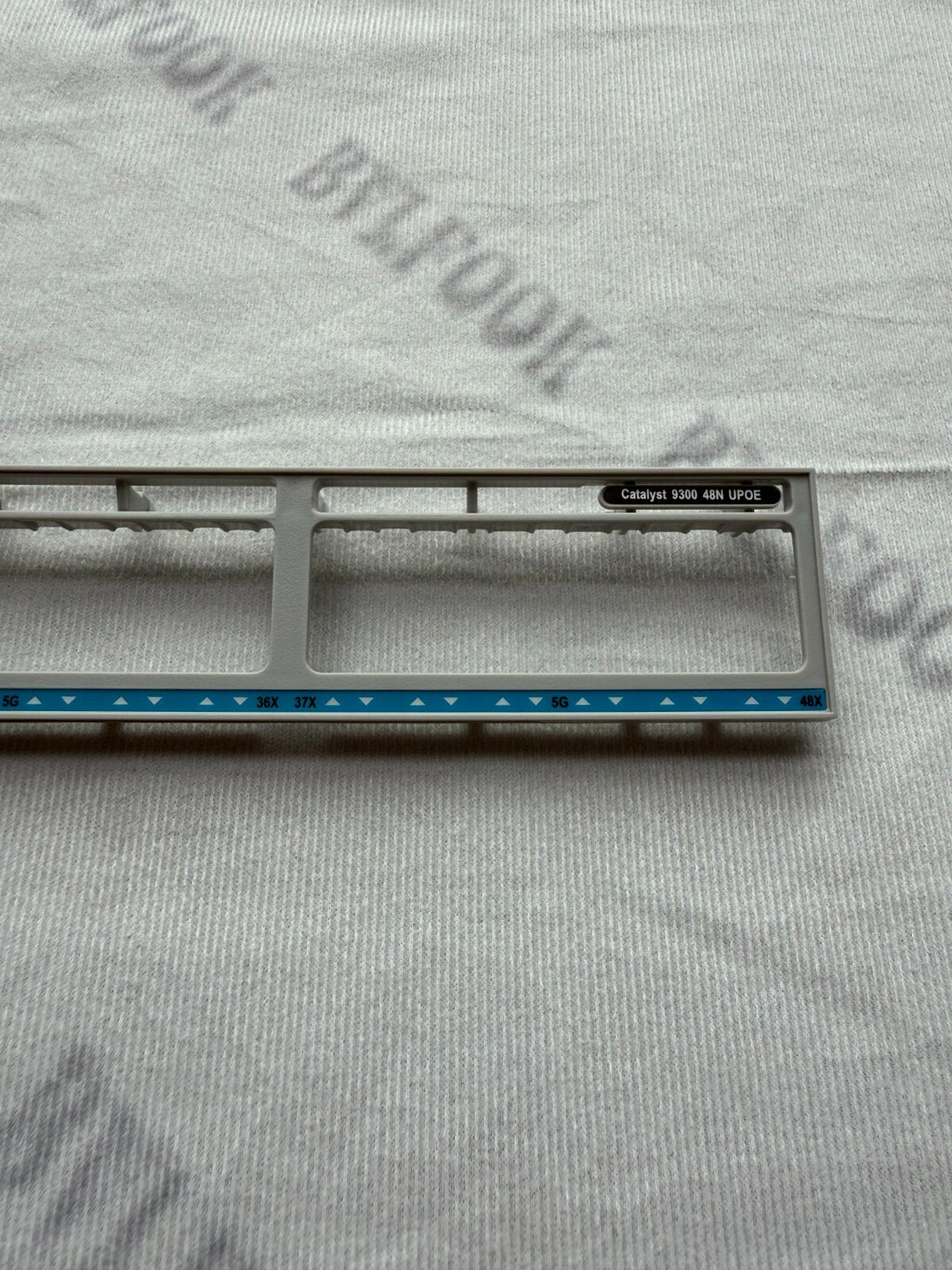 1pcs NEW Cisco C9300-48UN-E  C9300-48UN-A Bezel Faceplate for replacement