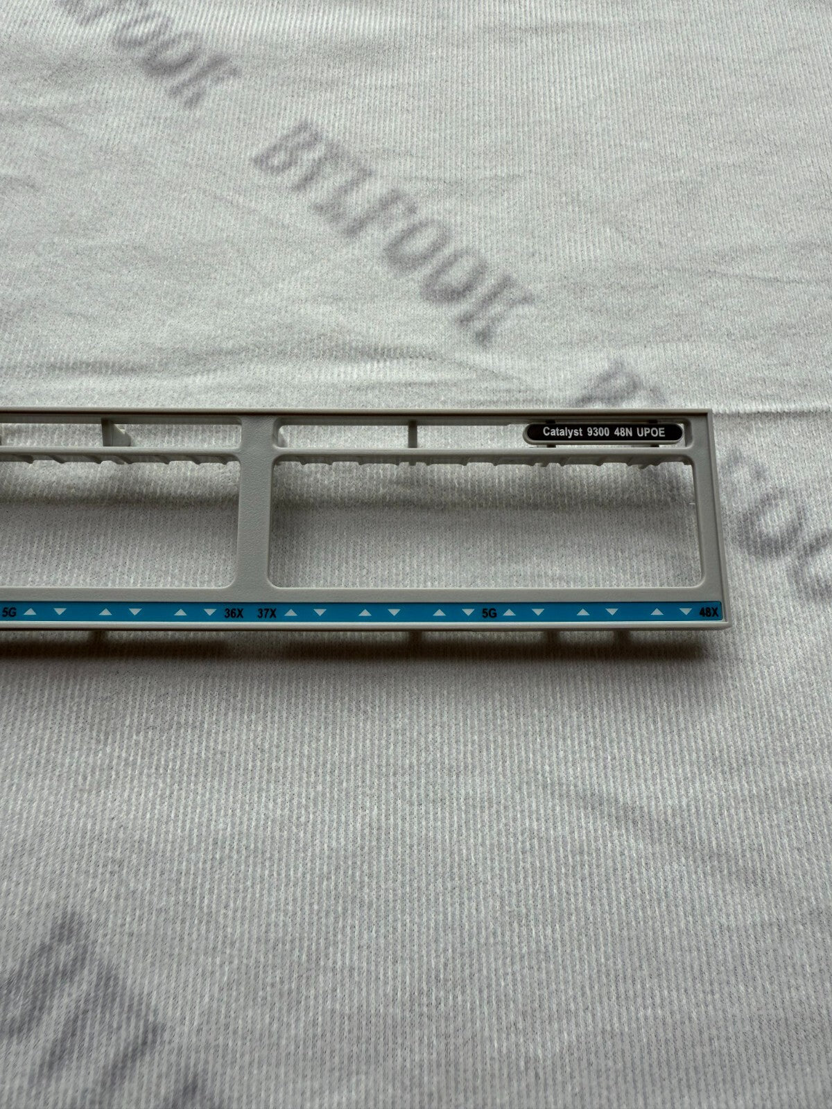 1pcs NEW Cisco C9300-48UN-E  C9300-48UN-A Bezel Faceplate for replacement