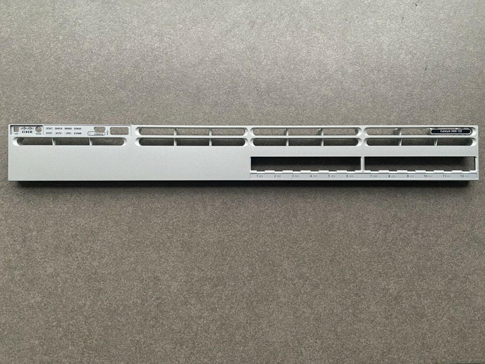 Placa frontal de Cisco WS-C3850-12S-E / WS-C3850-12S-S para reemplazo