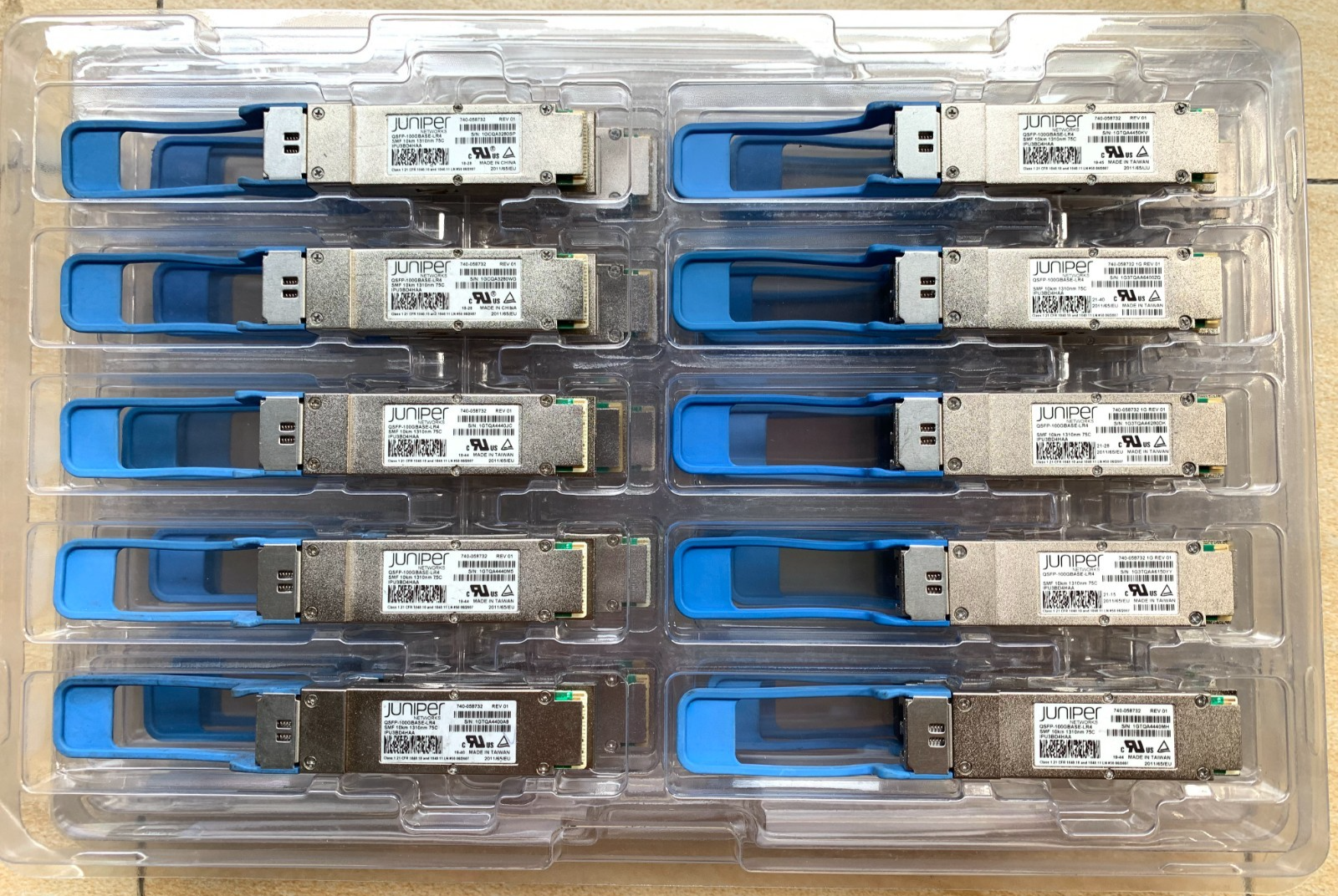 1PCS Juniper QSFP-100GBASE-LR4 740-058732 SMF 10km 1310nm 75c Transceiver Module