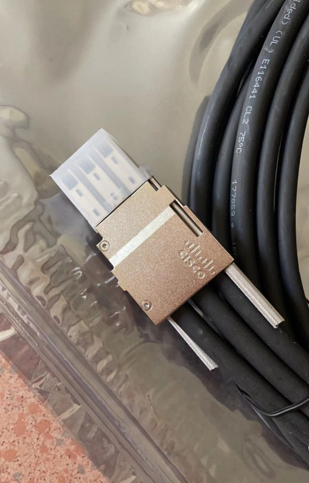 1 pc New Cisco S6850-STK-3M Stacking Cable VIA Fedex P1