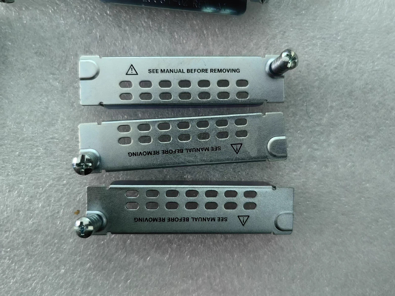 1PC Cisco cubierta 700-29581-02 placa frontal ciega para WIC/HWIC 3800/1900/2900/3900