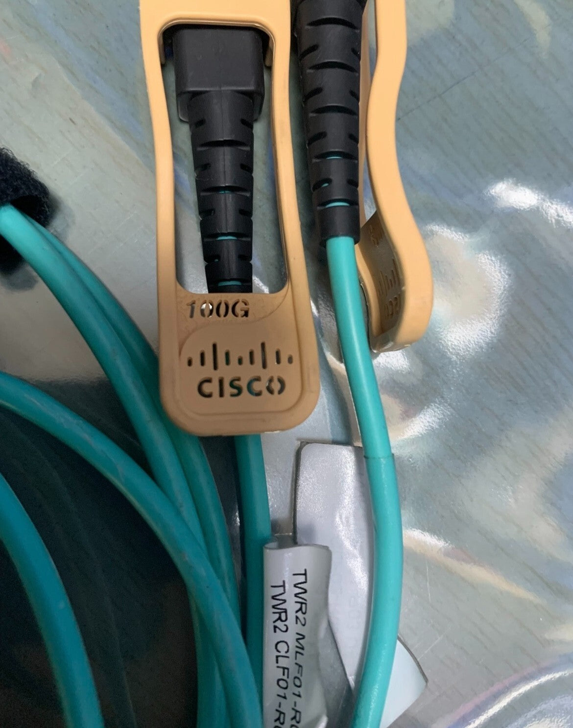 1PC gebraucht Cisco QSFP-100G-AOC1M 100GBASE QSFP Aktives Optisches Kabel VIA Fedex P1