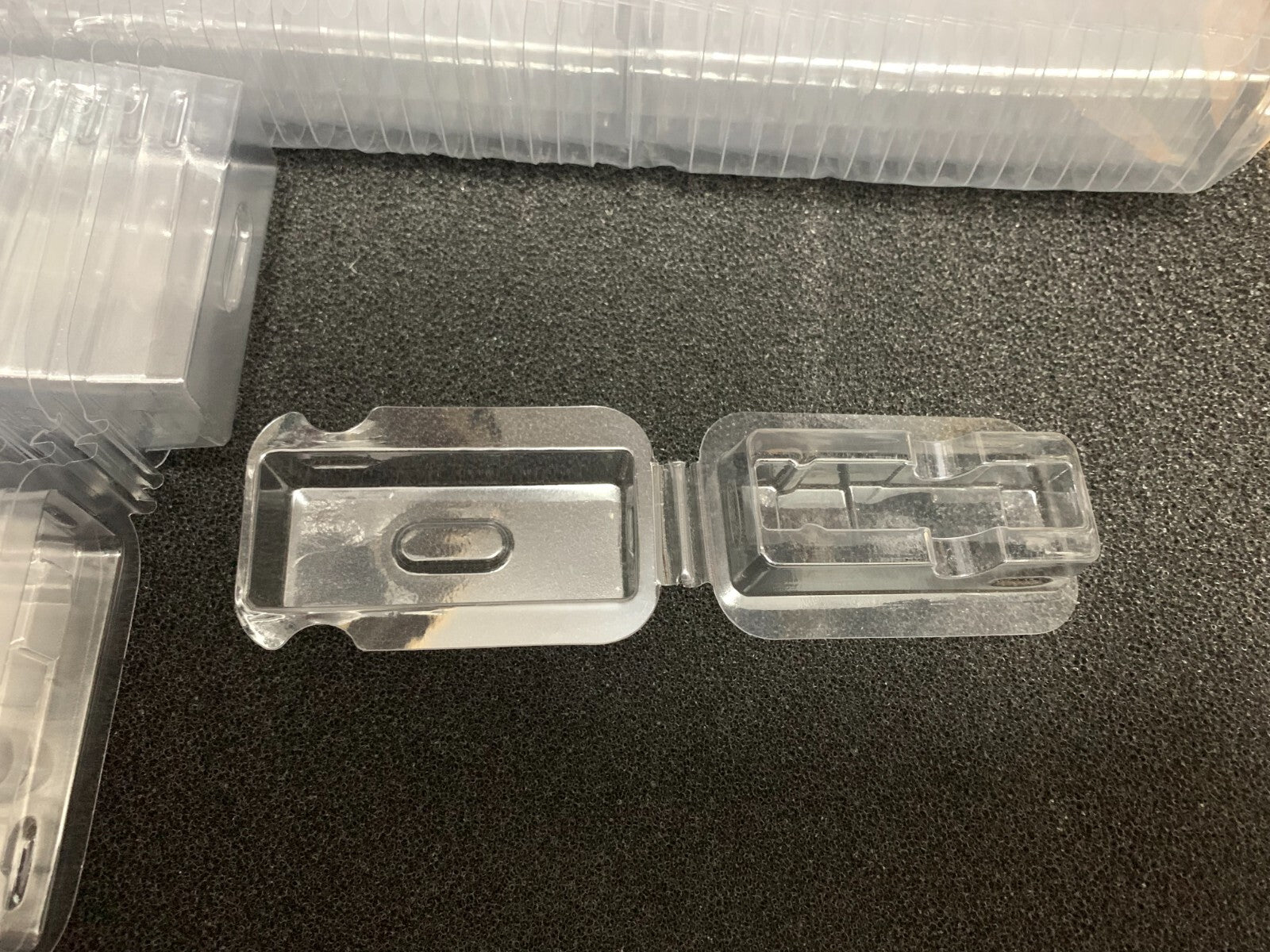 100pcs Single Universal SFP/SFP+ Transceiver Clamshell Blister Pack Storage Case