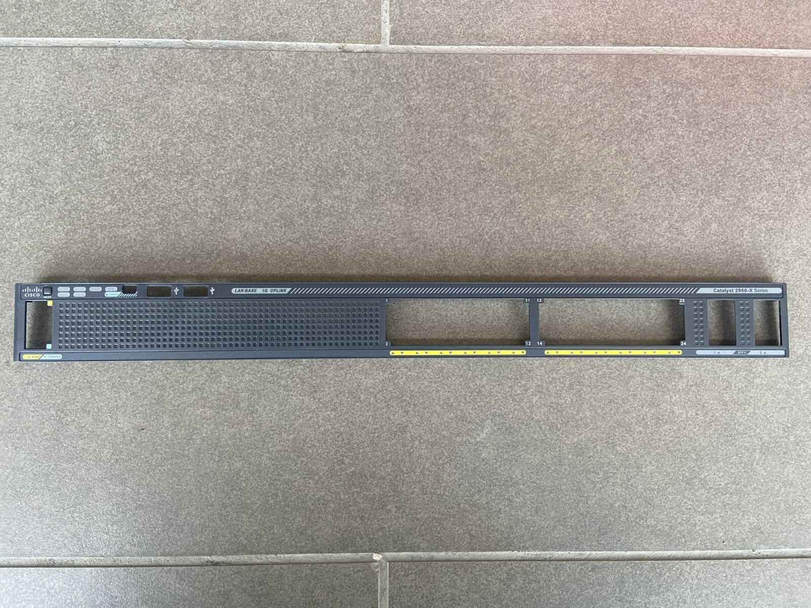 Placa frontal de enlace ascendente Cisco Catalyst WS-C2960X-24TS-L 1G para reemplazo