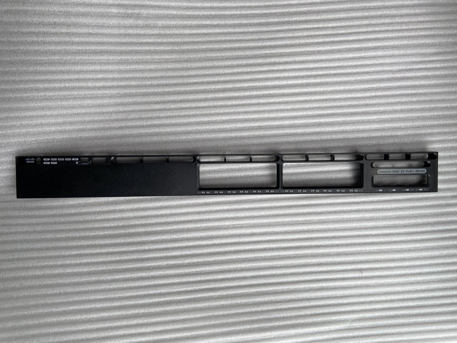 Cisco WS-C3650-24PD-L E 24 POE+ 2X10G Faceplate for replacement