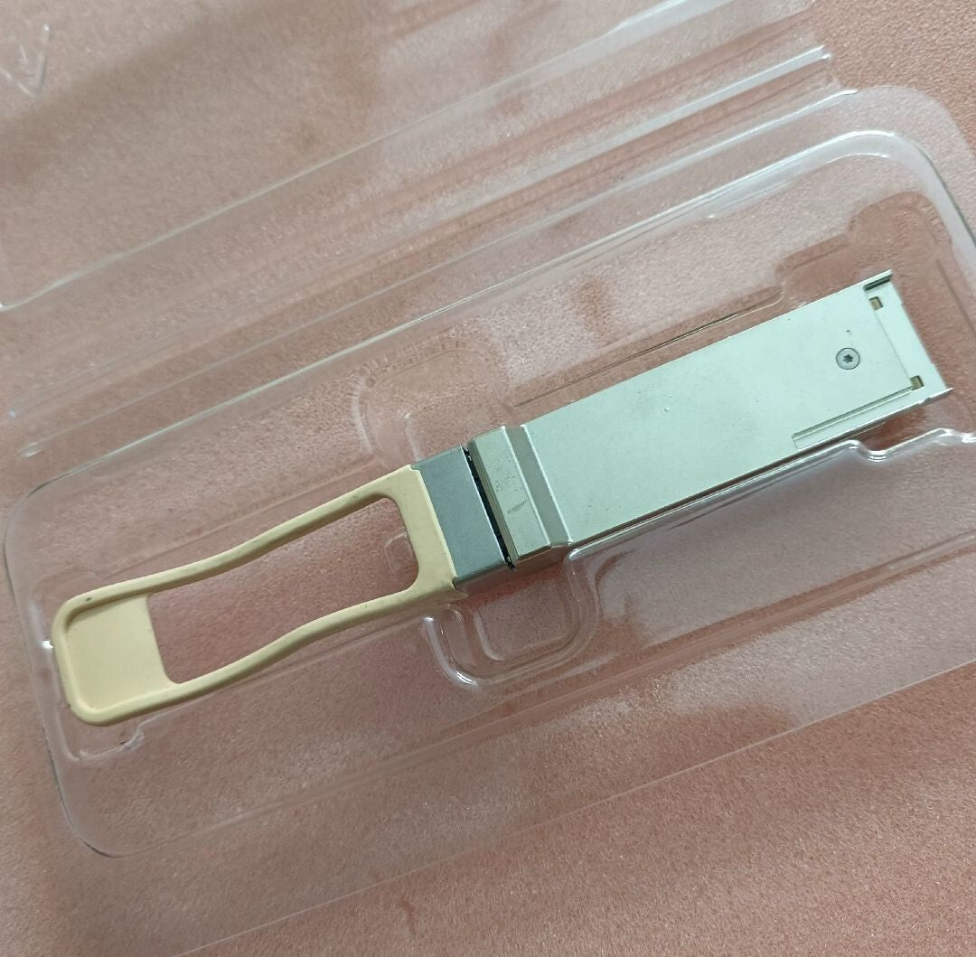 F5 Networks OPT-0025-00 F5-UPG-QSFP+SR4 40Gb-SR4 850nm 150m MTP/MPO Module 1PCS